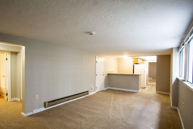 Photo - Great NW Location: Spacious 1 Bedroom w/ FREE RENT Ready Now! Unidad 2449