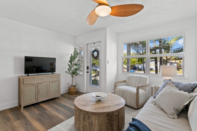 Photo - 13304 2nd St E Unidad B