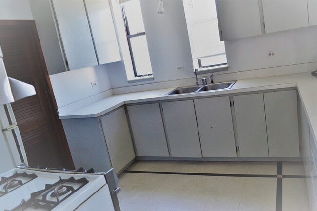 Photo - 856 N May St Unit 3R