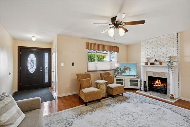 Photo - 88 E Valley Stream Blvd Unit 7