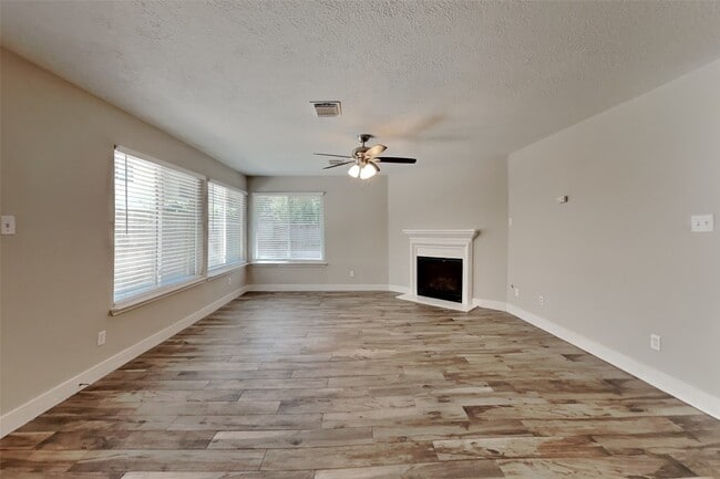 Photo - 18116 Red Pine Ct