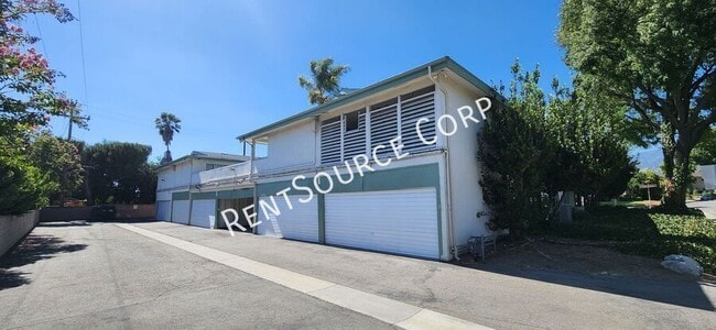 Photo - 708 Santa Barbara Dr W Unit F