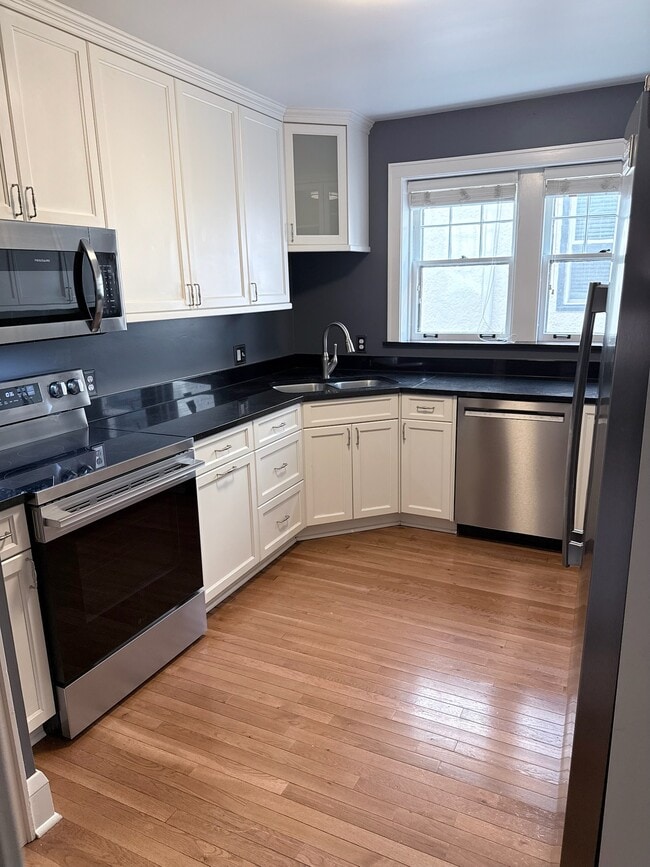 Kitchen - 1926 SUMMIT AVENUE