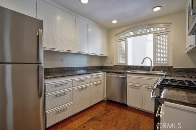 Photo - 930 N Doheny Dr