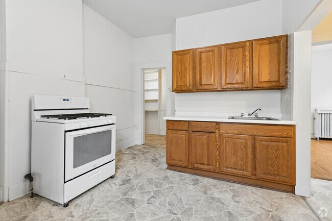 4BR, 1BA - 1,658SF - Kitchen - San Rafael Apartments