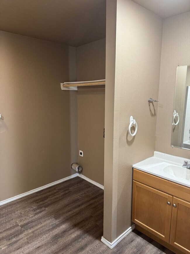 Photo - 529 45th St Unit B