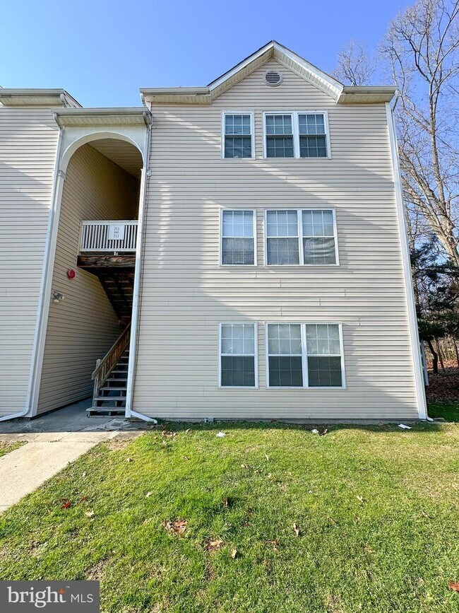 211 Highland Blvd Apartment New Castle, DE