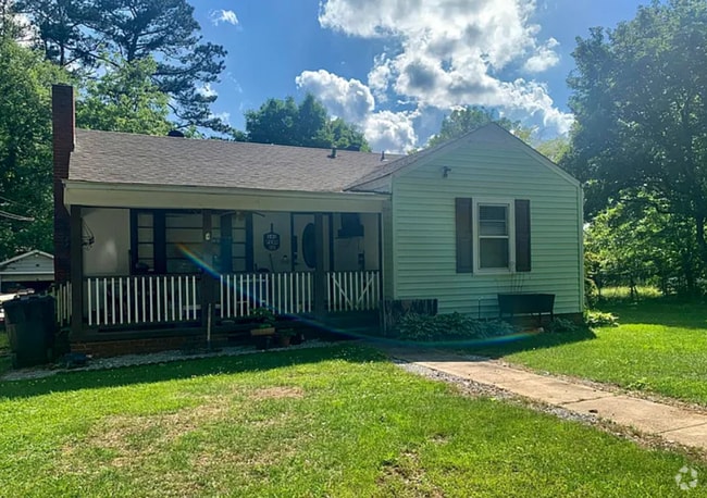 Building Photo - Near Gadsden State University Rental