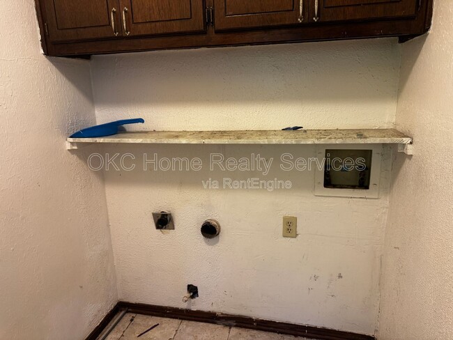 Photo - 915 Delmar Cir