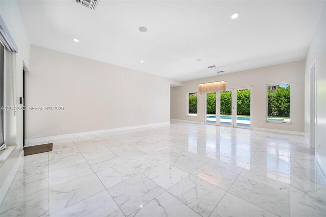 Photo - 511 Madeira Ave