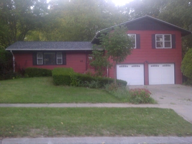 Photo - 48 Denbigh Dr (Iowa City, IA)