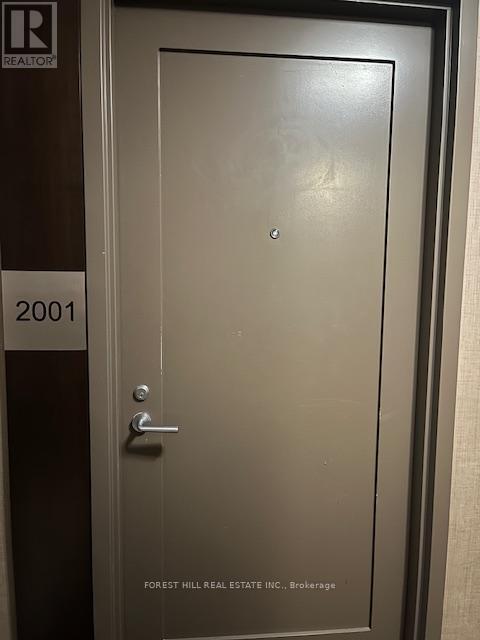 Photo - 320 Tweedsmuir Ave