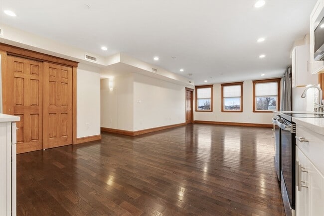 Photo - 44 Maple St Unit 7