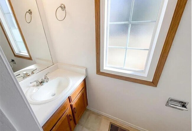 Photo - 3437 Queen Anne Way