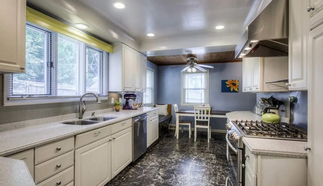 Photo - Charming 2 Bedroom In Benson!!