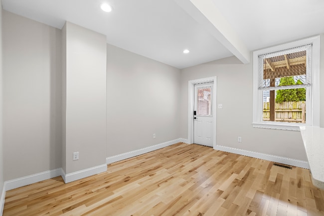 Photo - 1439 Haubert St Unidad 1