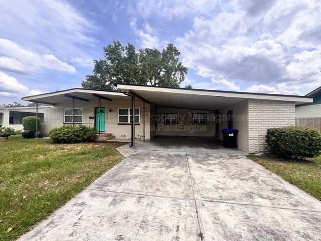 Photo - 722 Baltimore Dr