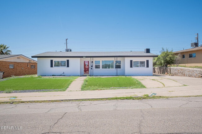 Photo - 204 Balboa Rd
