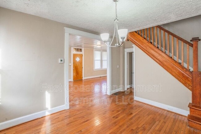 Building Photo - 4809 Arabia Ave