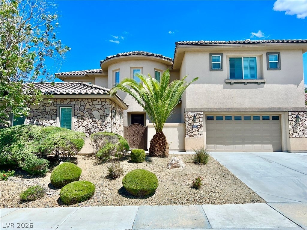Photo - 2528 Lochmaben St