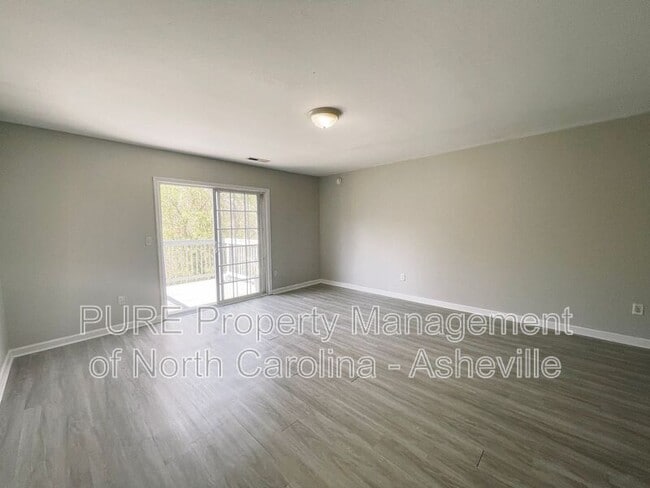 Photo - 143 Carrion Ln