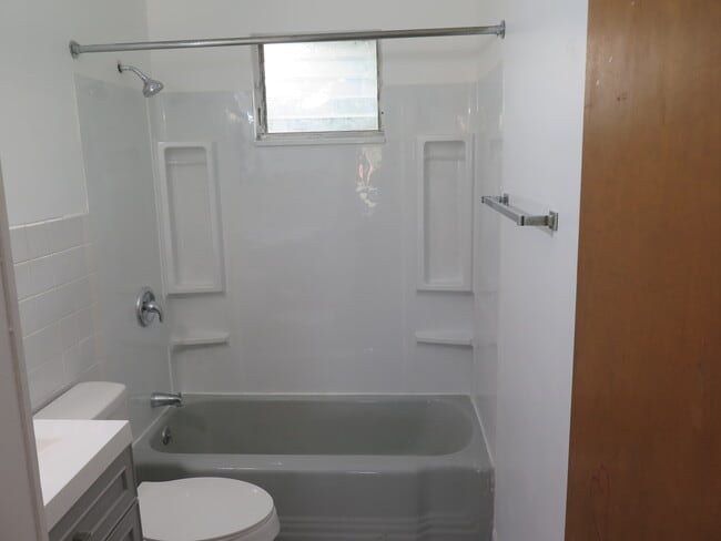 Building Photo - 2319 Cherry Hills Dr Unit 4 Rental