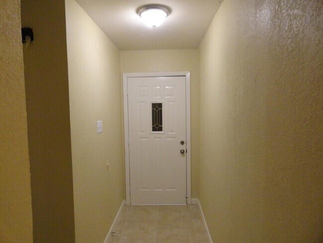 Photo - 1405 Robin Ln