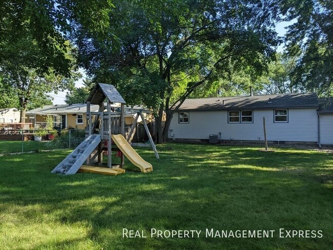 Photo - Cozy 3 Bedroom 1 Bathroom in Western Sioux...