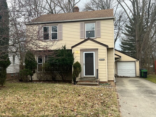 Building Photo - Bluestone Charm