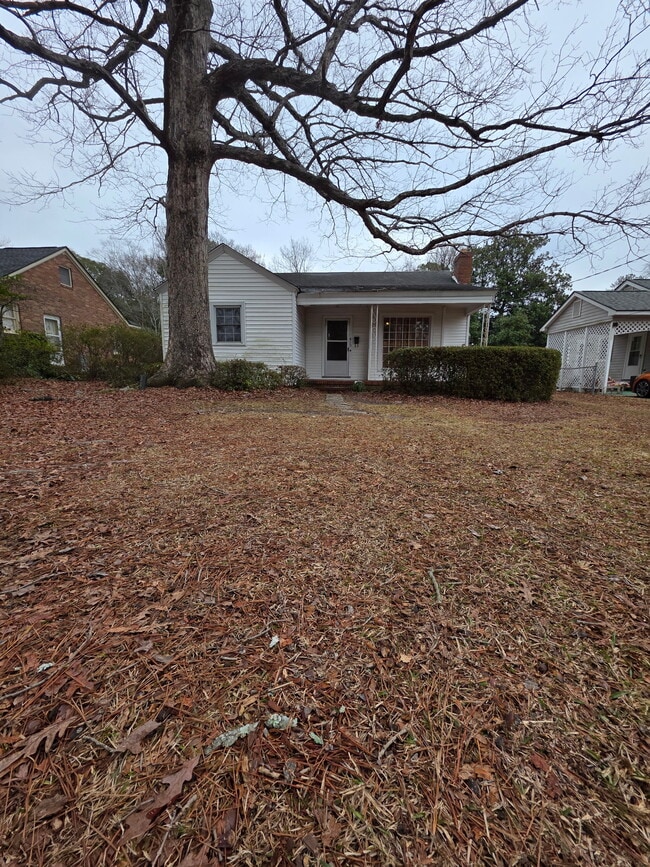 Building Photo - 612 Greenway Dr