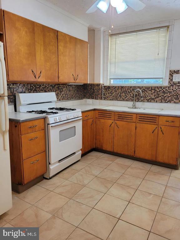 Photo - 838 Sears St