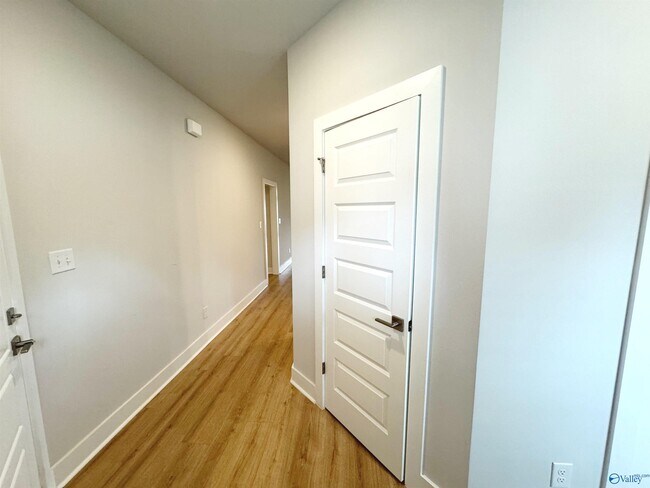 Photo - 463 Raleigh Elm Dr