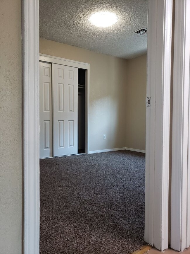 Building Photo - 1107 L St Unit D Rental