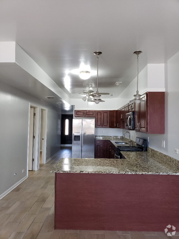 Building Photo - 1611 S Wood St Unit 1 Rental