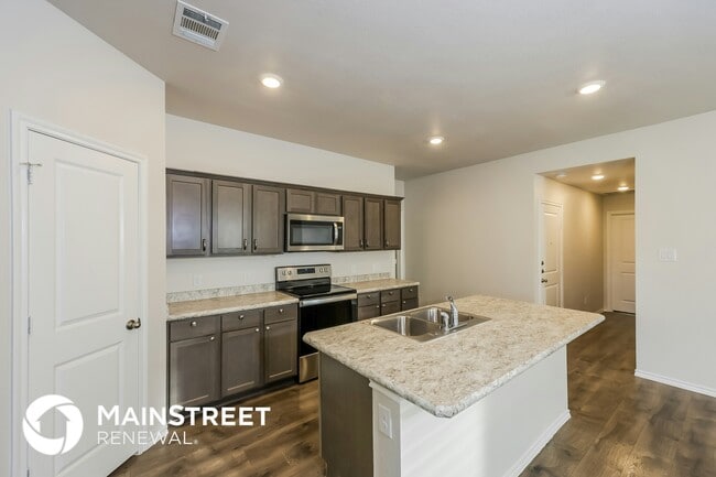 Photo - 3010 Saddleback Way