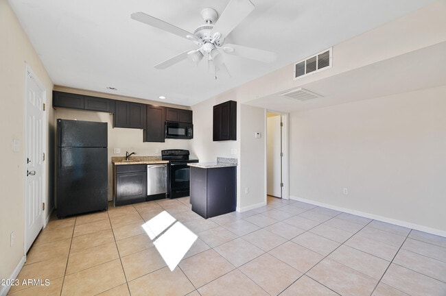 Photo - 3949 E Earll Dr Unit 4