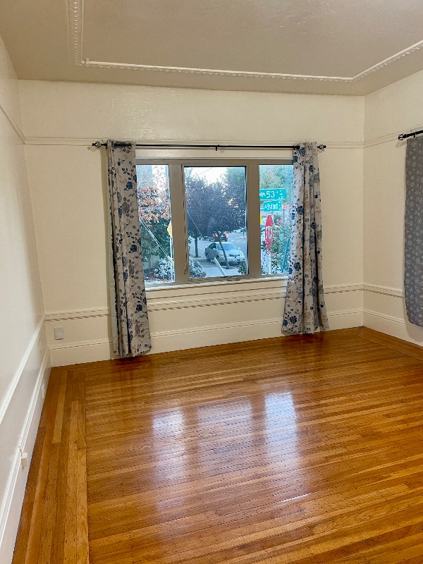 Building Photo - 564 53rd St