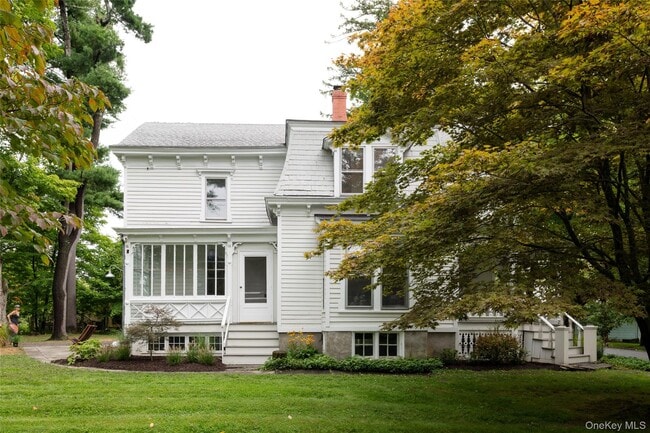 Photo - 42-44-44 Montgomery St