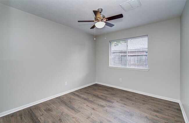 Building Photo - 16218 Hilton Head Ln