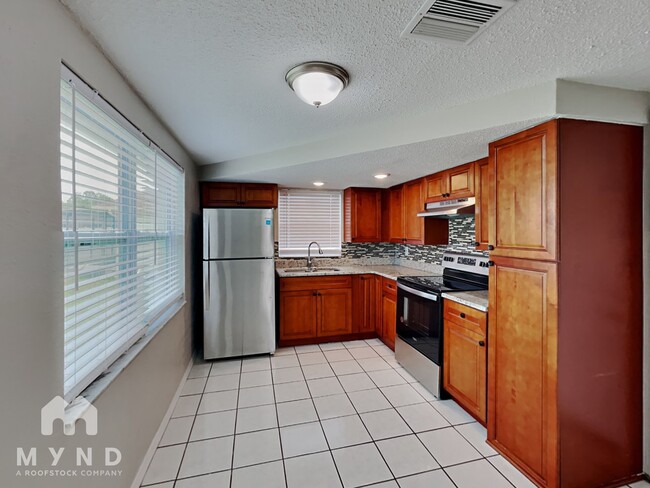 Photo - 9724 Lakeside Ln