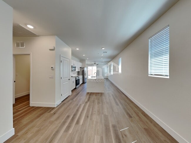 Photo - 522 Silverbell Falls Pl