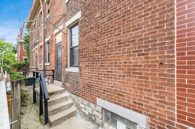Building Photo - 277 S Champion Ave Unit 277 S. Champion Ave. Rental