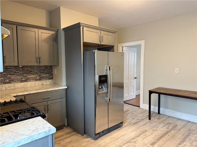 Photo - 125 Calverley St Unidad 2