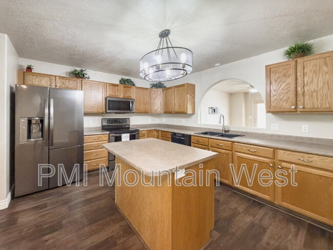 955 Alton Dr