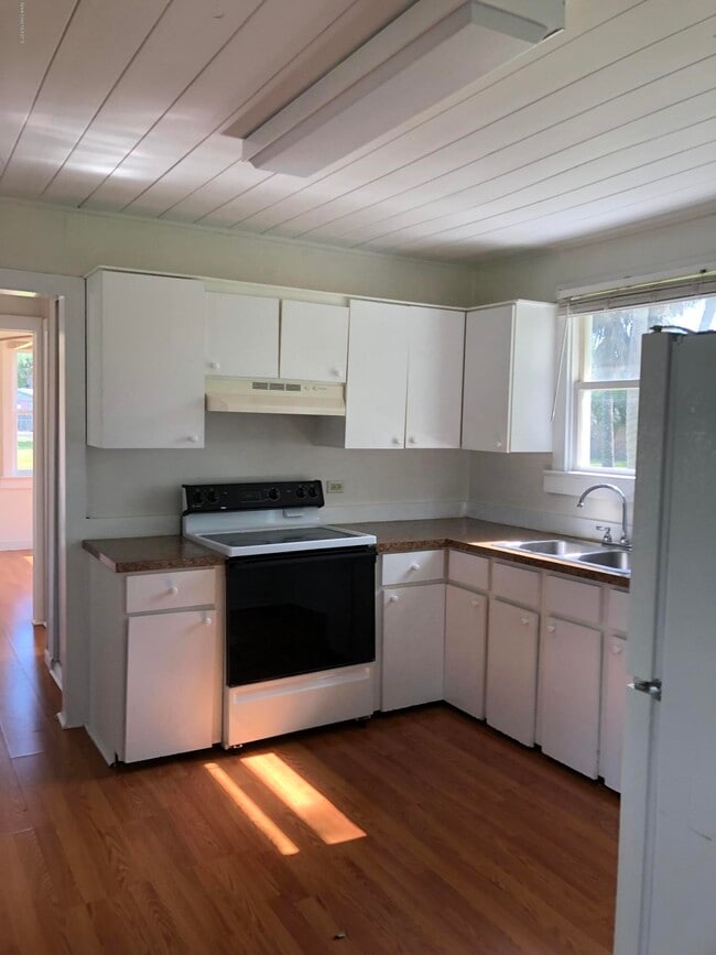 Photo - 2505 Dairy Rd