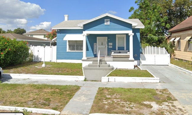 Building Photo - 2721 W Kathleen St Rental