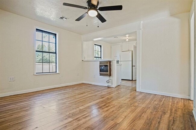 Photo - 2812 S Broadway Ave