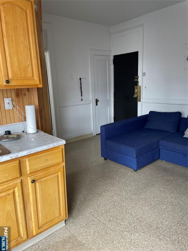 Photo - 430 Lexington Ave Unit 9