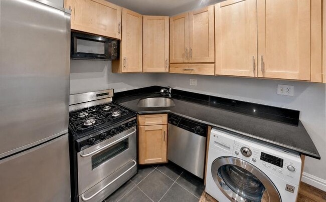 Photo - 416 E 13th St Unit 2E