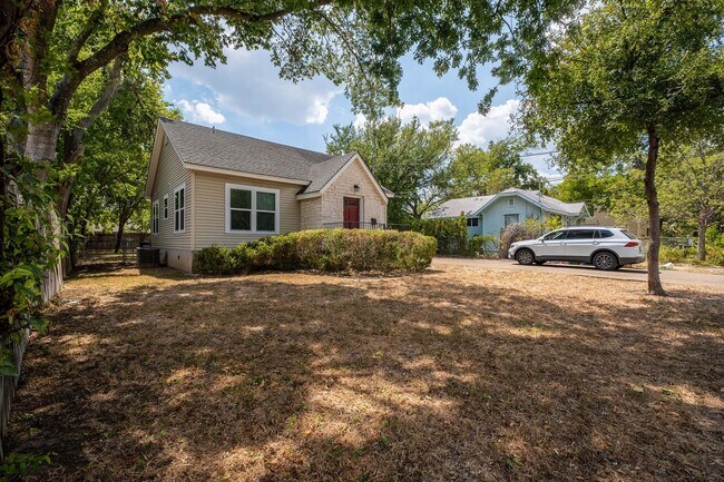 Photo - 937 E 52nd St